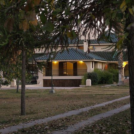 Villa Los Sauces Chacras de Coria Exterior photo